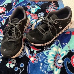 On- Cloud 5 black shoes